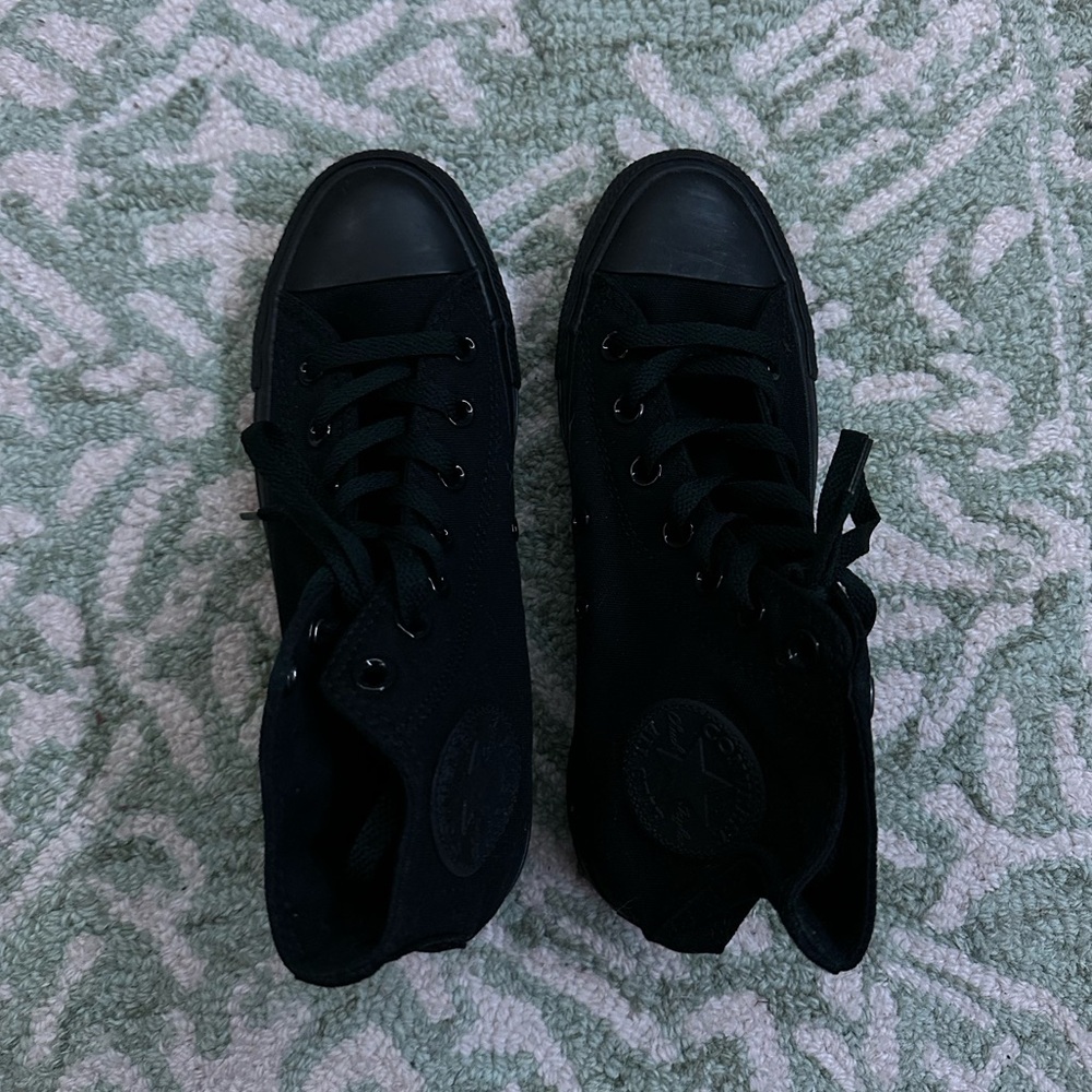 Black Hightop Converse🌙